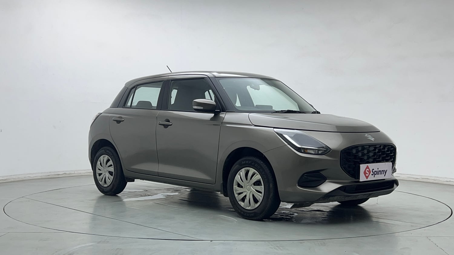 Used 2025 Maruti Suzuki Swift VXi Petrol Manual exterior RIGHT FRONT CORNER VIEW