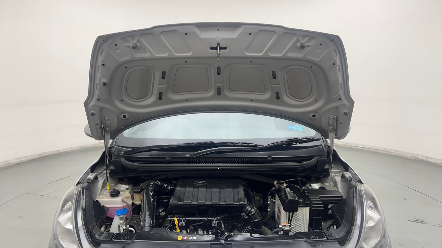 Used 2022 Hyundai Grand i10 Nios Magna 1.2 Kappa VTVT Petrol Manual engine ENGINE & BONNET OPEN FRONT VIEW