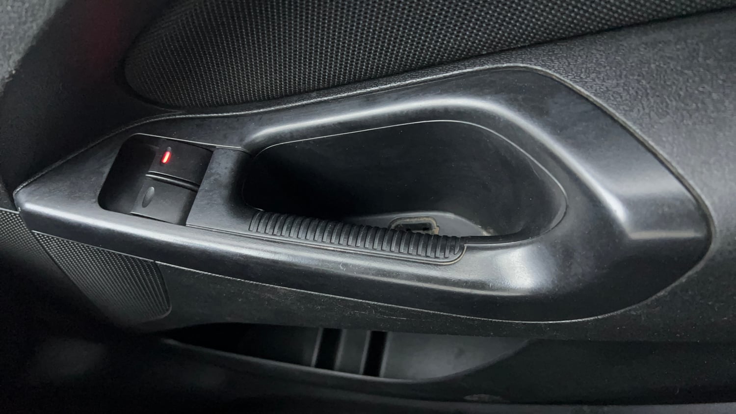Used 2014 Ford Figo Duratec Petrol EXI 1.2 Petrol Manual top_features Door pockets