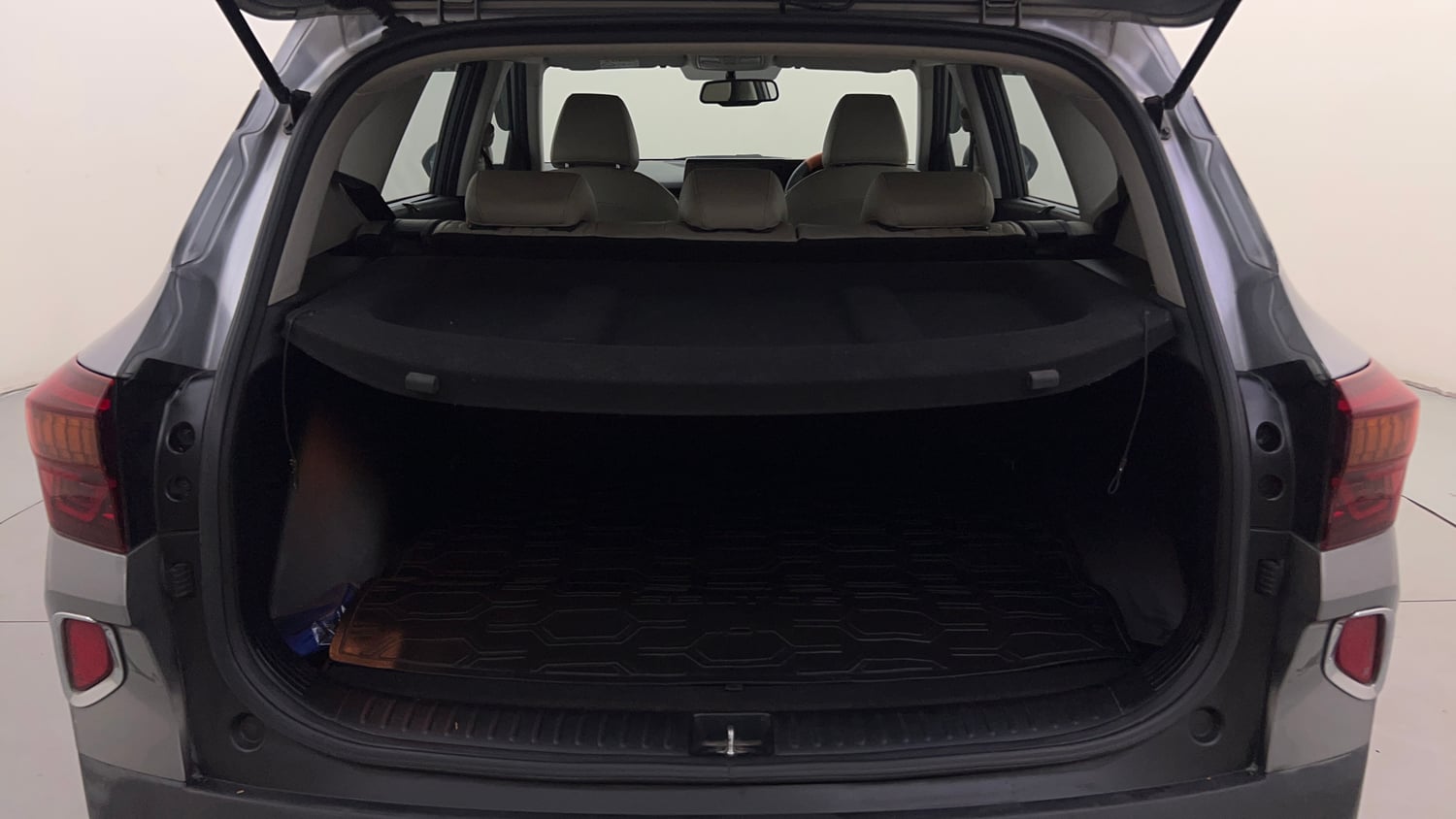 Used 2020 kia Seltos HTX IVT 1.5 Petrol Automatic interior DICKY INSIDE VIEW