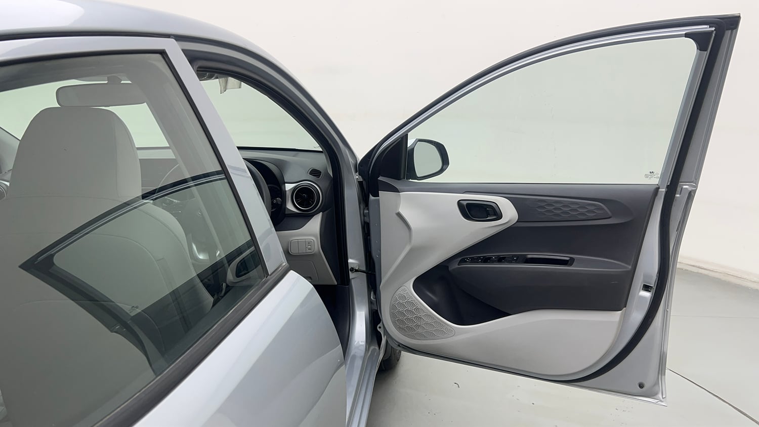 Used 2022 Hyundai Grand i10 Nios Magna 1.2 Kappa VTVT Petrol Manual interior RIGHT FRONT DOOR OPEN VIEW