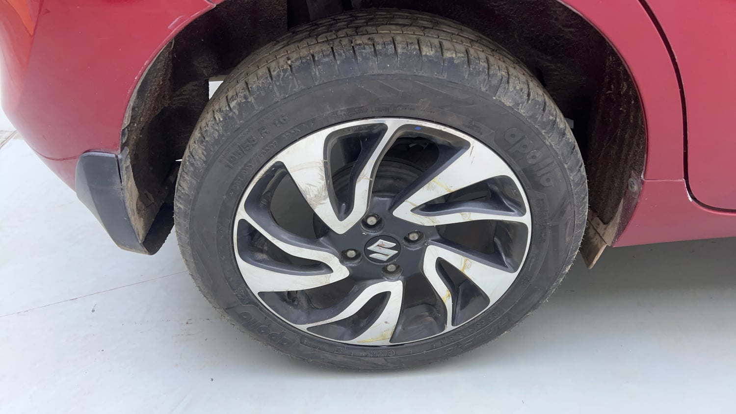 Used 2022 Maruti Suzuki Baleno Zeta Petrol Manual tyres RIGHT REAR TYRE RIM VIEW