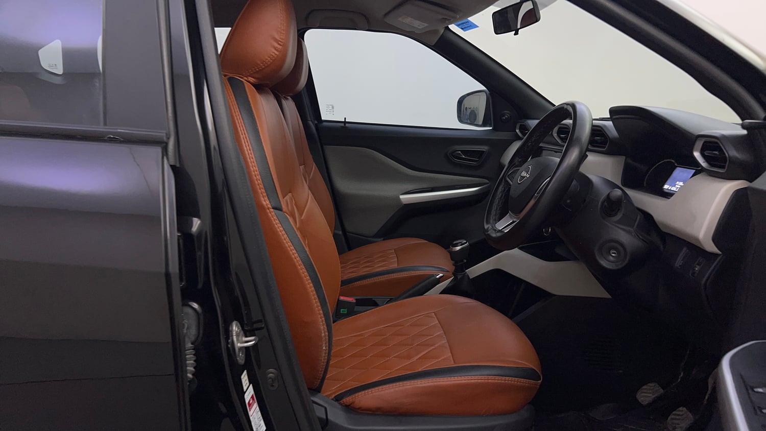 Used 2024 Nissan Magnite XE Petrol Manual interior RIGHT SIDE FRONT DOOR CABIN VIEW
