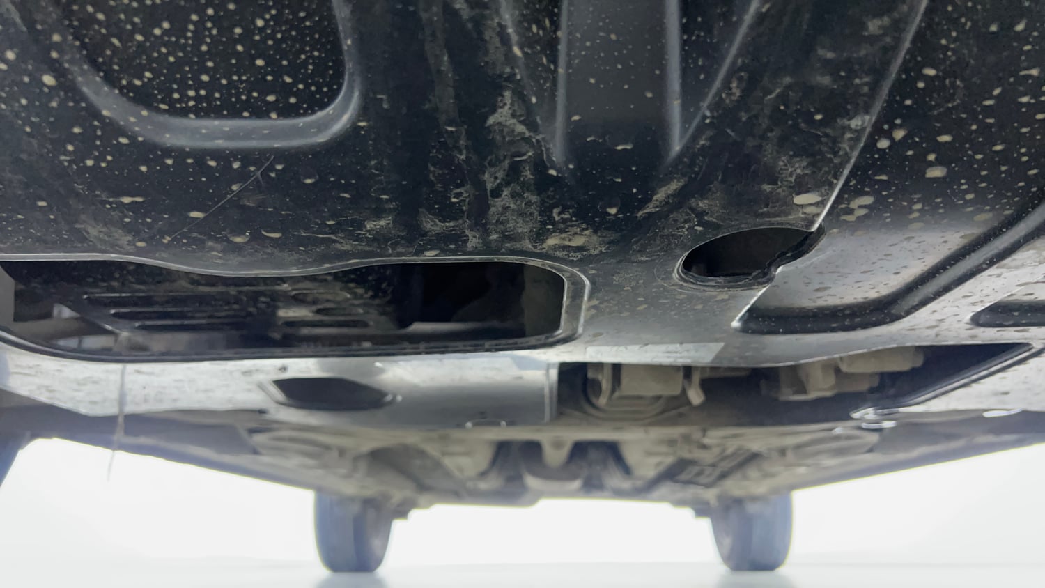 Used 2020 Hyundai Venue SX Plus 1.0 Turbo DCT Petrol Automatic extra FRONT LEFT UNDERBODY VIEW
