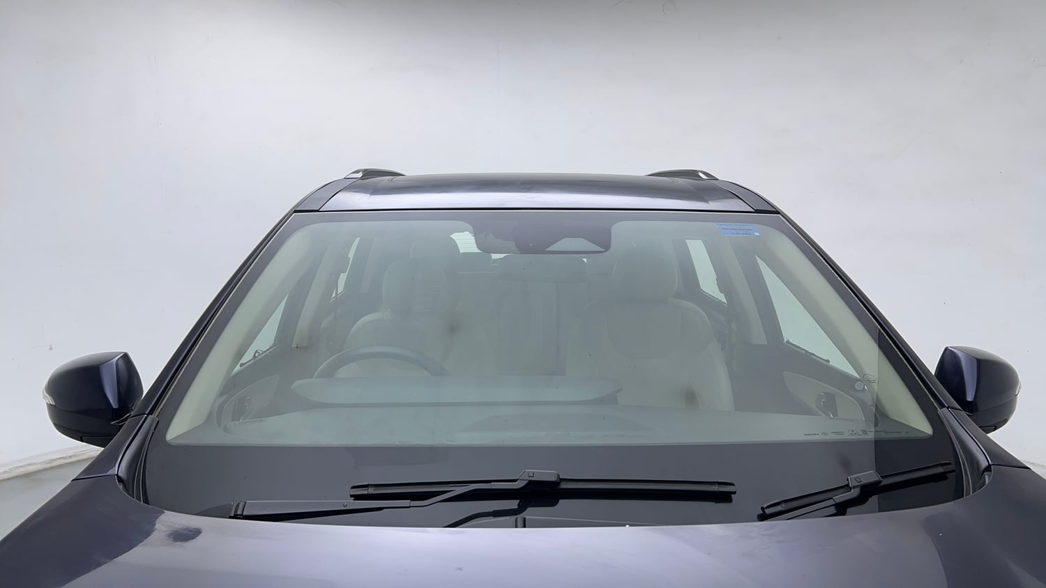 Used 2022 Mahindra XUV700 AX 7 Petrol MT 7 STR Petrol Manual exterior FRONT WINDSHIELD VIEW
