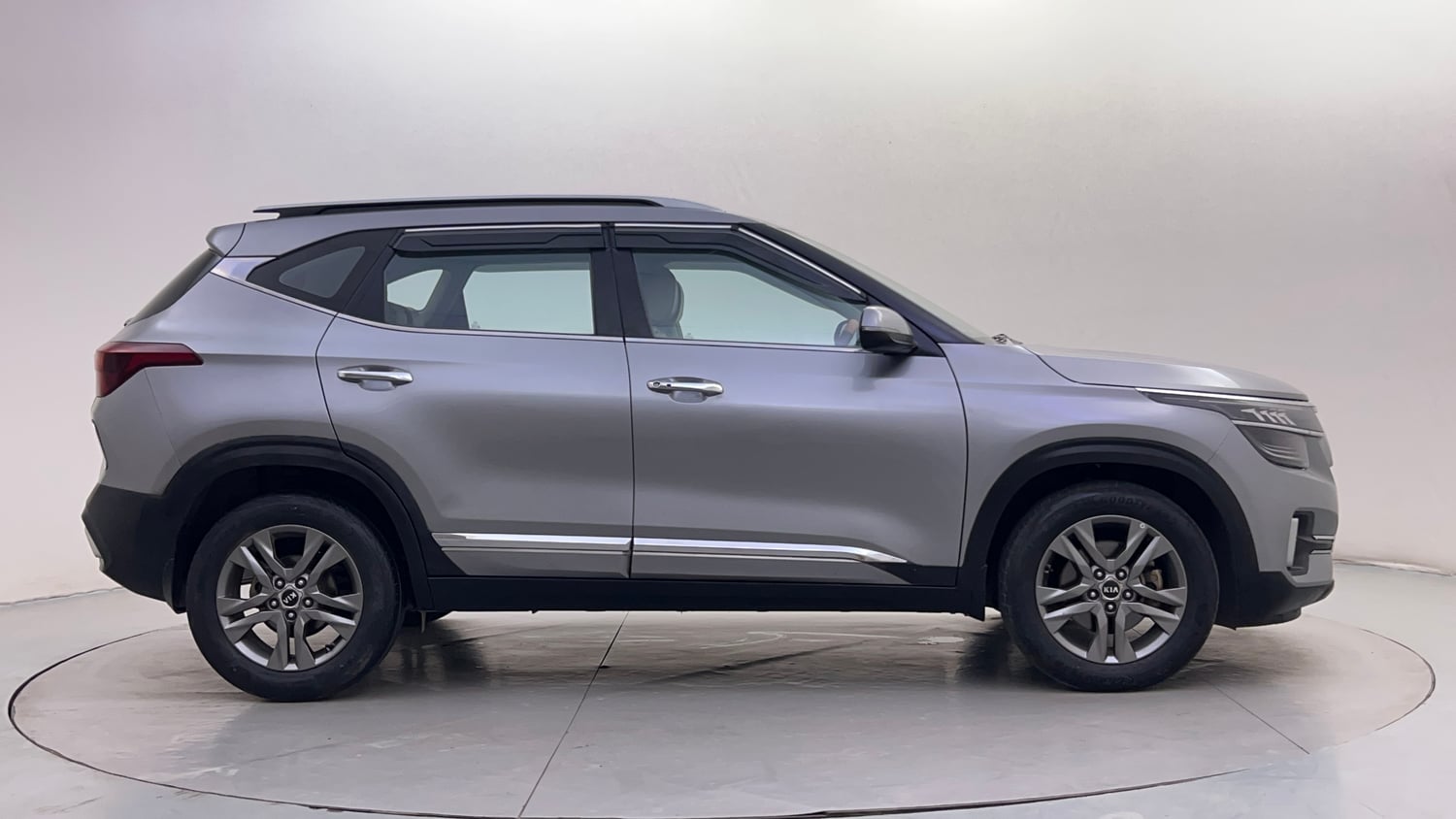 Used 2020 kia Seltos HTX IVT 1.5 Petrol Automatic exterior RIGHT SIDE VIEW