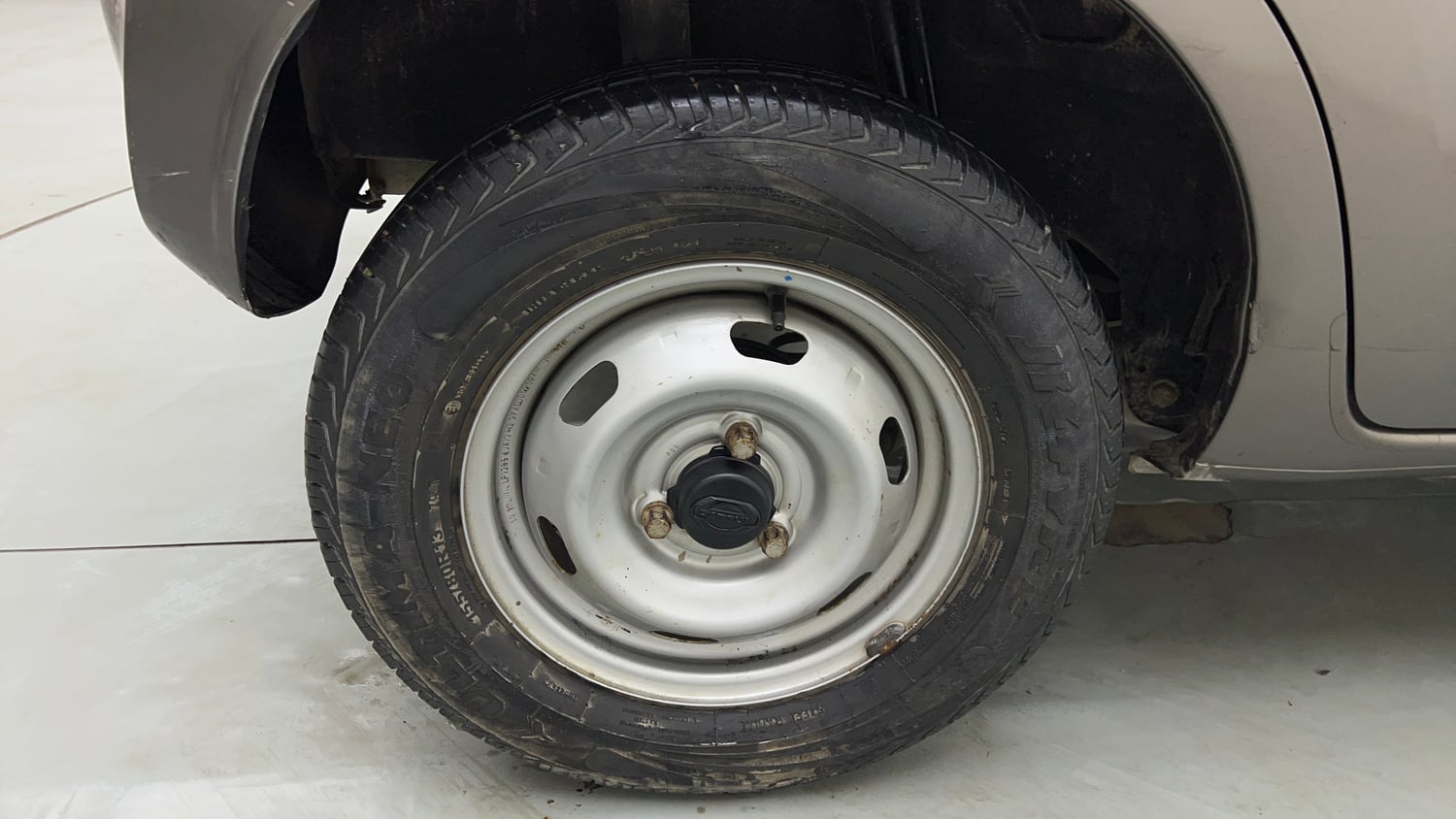 Used 2018 Datsun Redi-GO A Petrol Manual tyres RIGHT REAR TYRE RIM VIEW