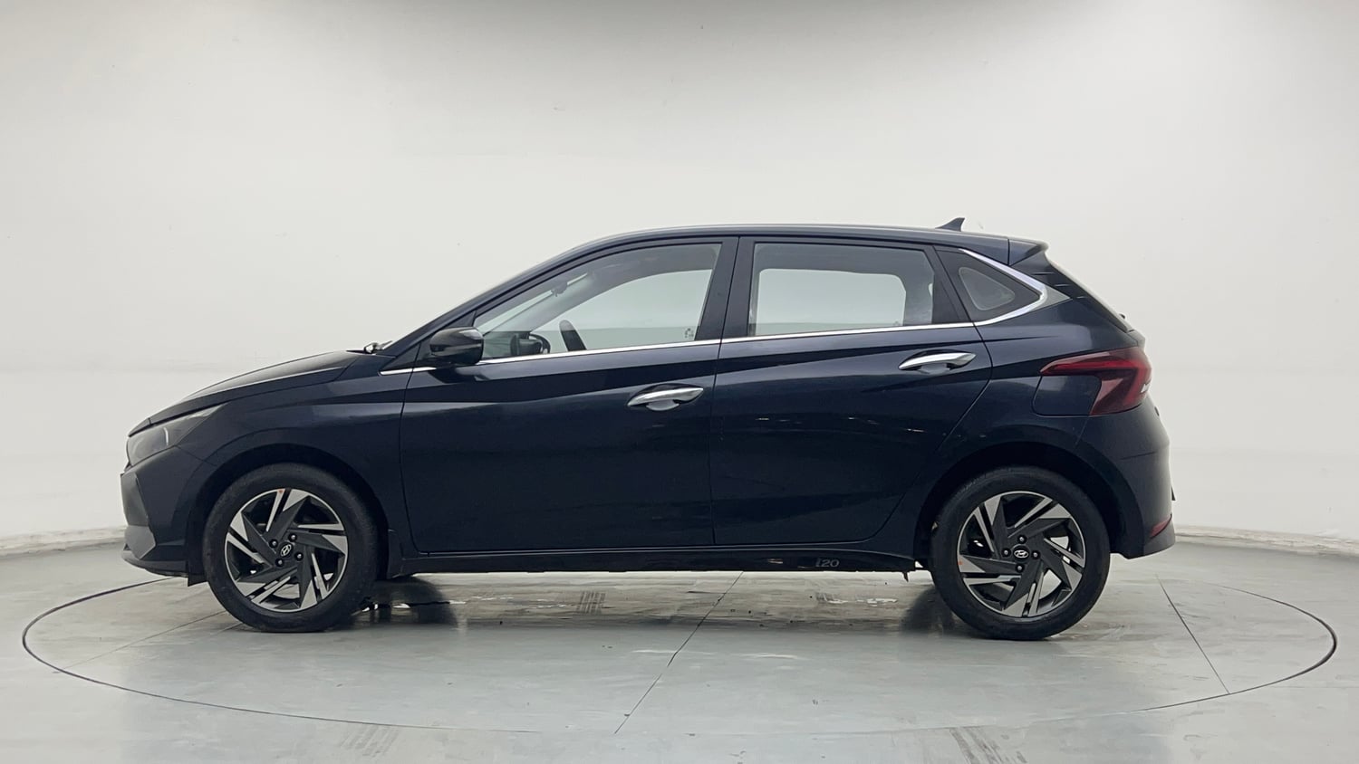 Used 2021 Hyundai i20 Asta 1.2 IVT Petrol Automatic exterior LEFT SIDE VIEW