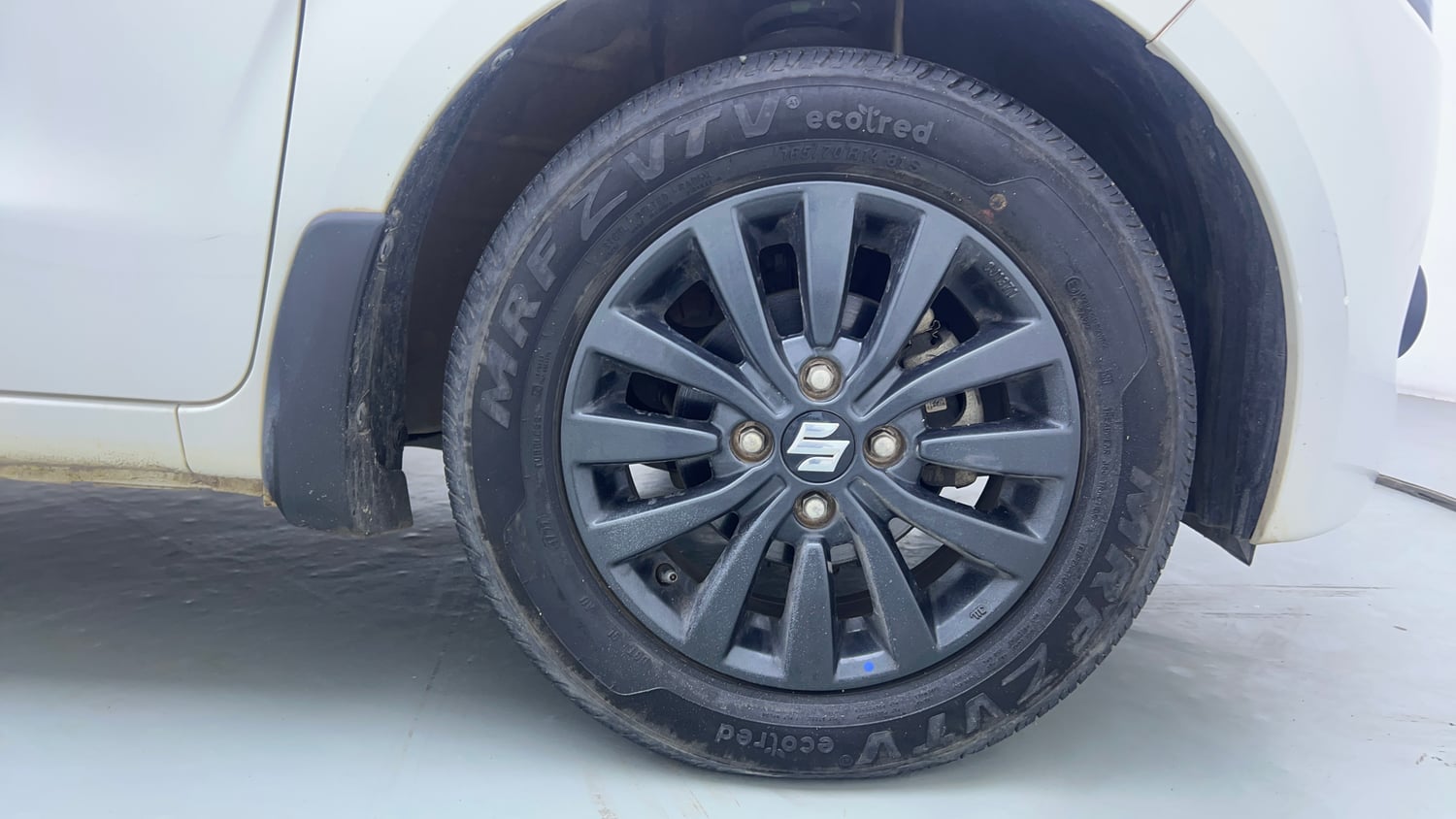 Used 2023 Maruti Suzuki Wagon R ZXI Plus 1.2 Petrol Manual tyres RIGHT FRONT TYRE RIM VIEW
