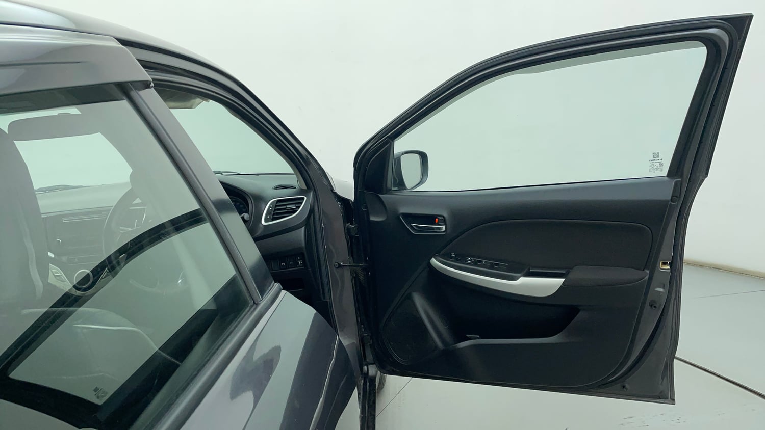 Used 2016 Maruti Suzuki Baleno Delta 1.2 Petrol Manual interior RIGHT FRONT DOOR OPEN VIEW