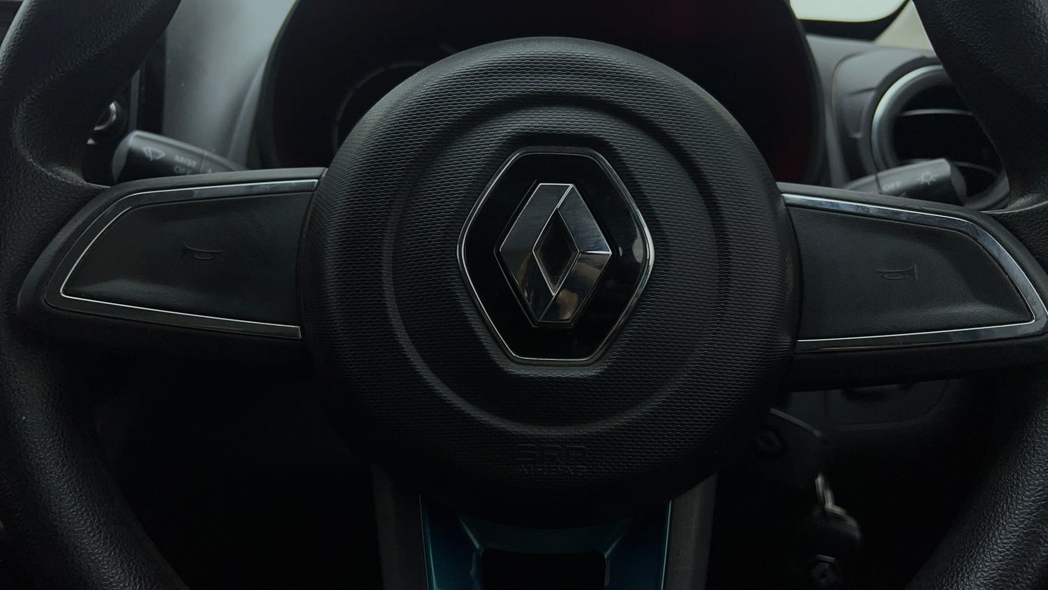 Used 2020 Renault Kwid Neotech RXL Petrol Manual top_features Airbags