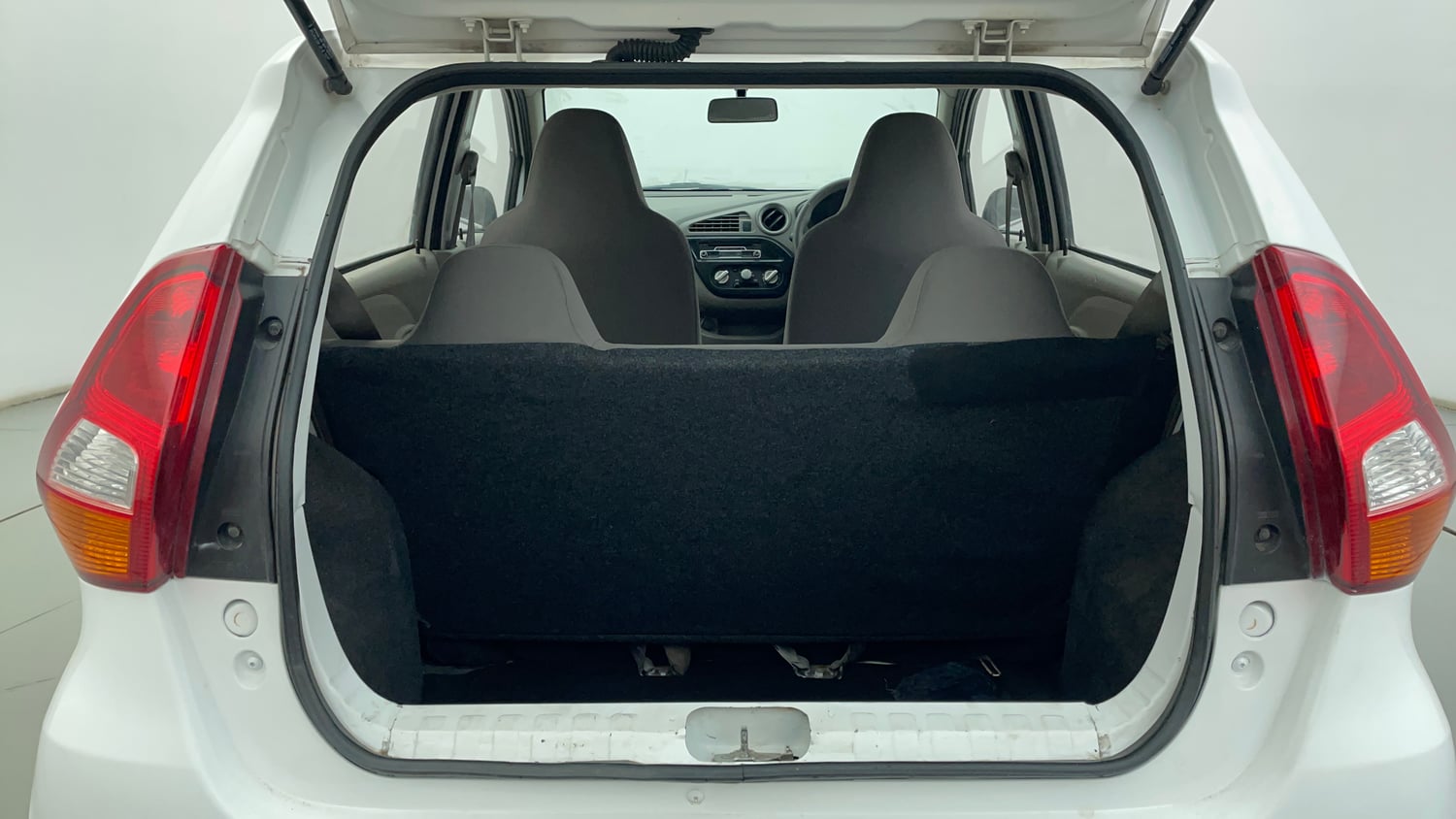 Used 2017 Datsun Redi-GO T (O) Petrol Manual interior DICKY INSIDE VIEW