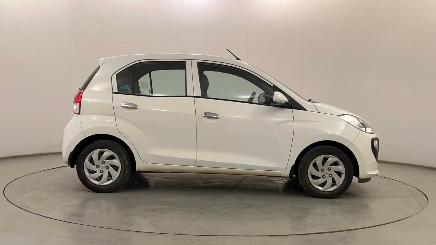 Used 2018 Hyundai Santro Asta Petrol Manual exterior RIGHT SIDE VIEW