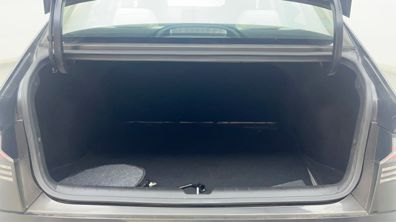 Used 2024 Hyundai Verna SX 1.5 Petrol MT Petrol Manual interior DICKY INSIDE VIEW