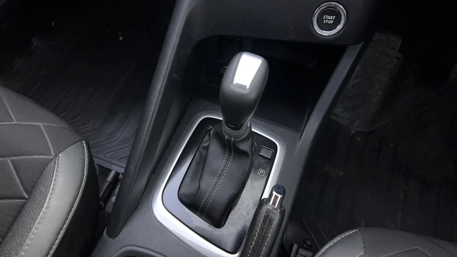Used 2023 Nissan Magnite XV Premium Turbo CVT Petrol Automatic interior GEAR  KNOB VIEW