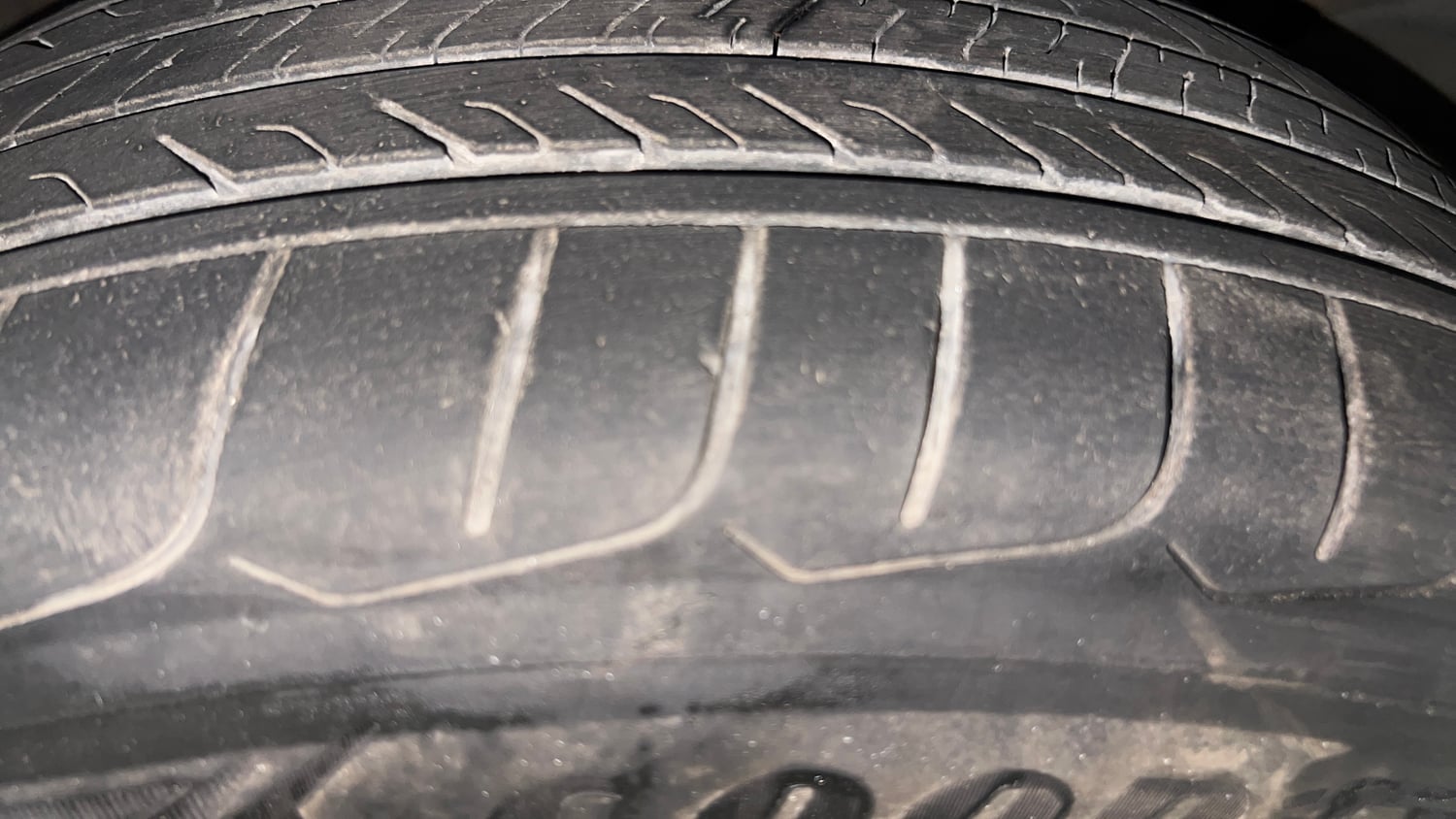 Used 2020 kia Seltos HTX IVT 1.5 Petrol Automatic tyres RIGHT FRONT TYRE TREAD VIEW