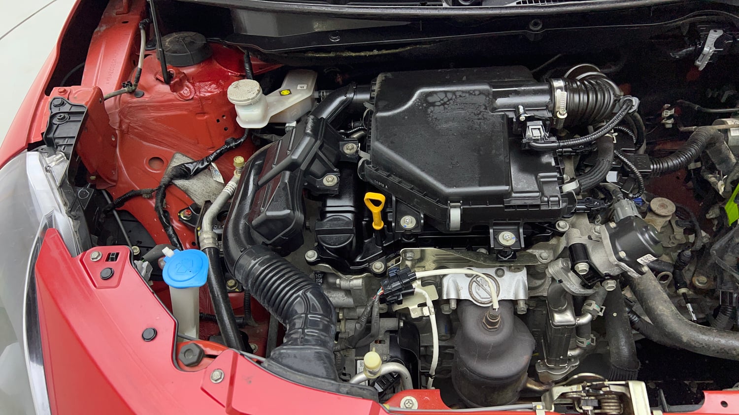 Used 2024 Maruti Suzuki Swift VXi (O) Petrol Manual engine ENGINE RIGHT SIDE VIEW