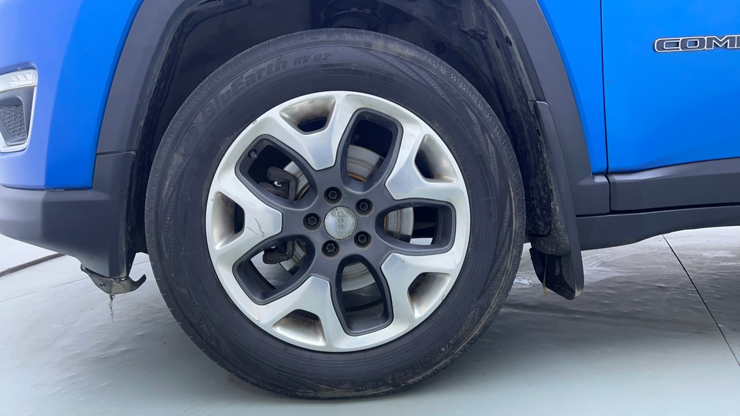 Used 2019 Jeep Compass Limited Plus Diesel 4x4 Diesel Manual tyres LEFT FRONT TYRE RIM VIEW