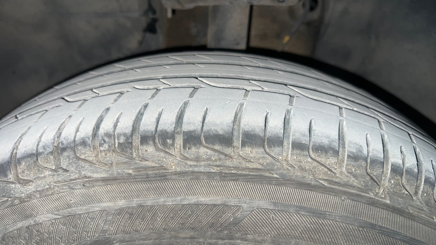 Used 2024 Tata Punch Creative Plus AMT Petrol Automatic tyres LEFT FRONT TYRE TREAD VIEW