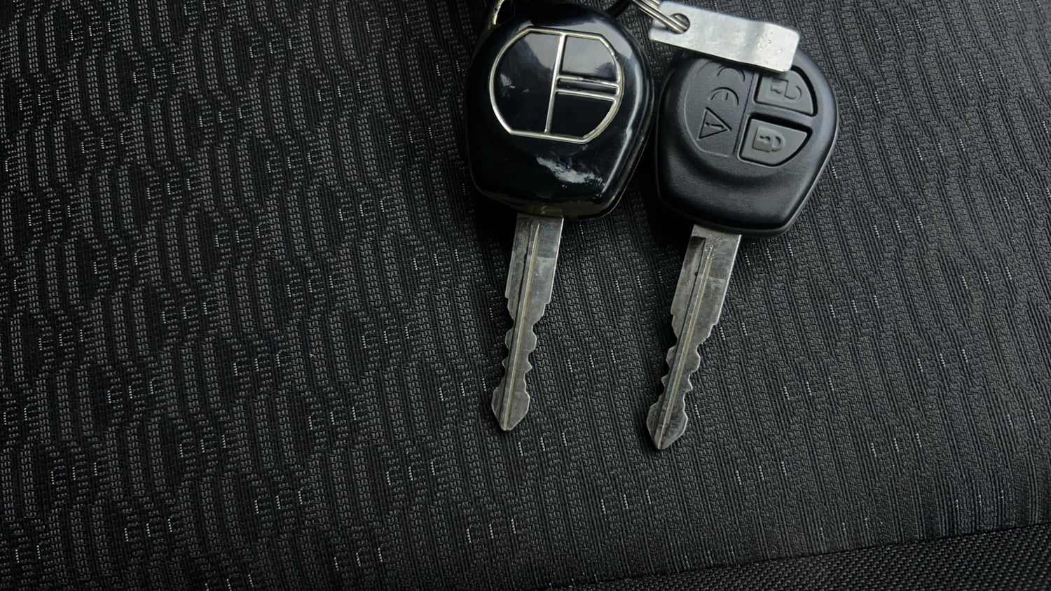Used 2025 Maruti Suzuki Swift VXi Petrol Manual extra CAR KEY VIEW