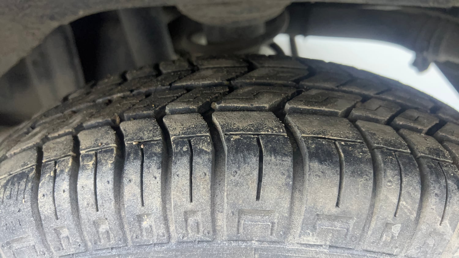 Used 2014 Maruti Suzuki Alto 800 Vxi Petrol Manual tyres LEFT REAR TYRE TREAD VIEW