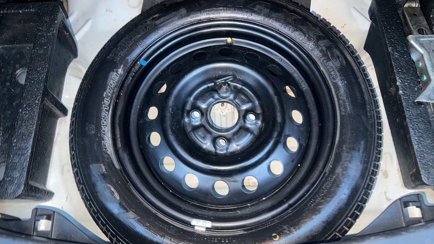 Used 2017 Maruti Suzuki Wagon R VXI+ Petrol Manual tyres SPARE TYRE VIEW