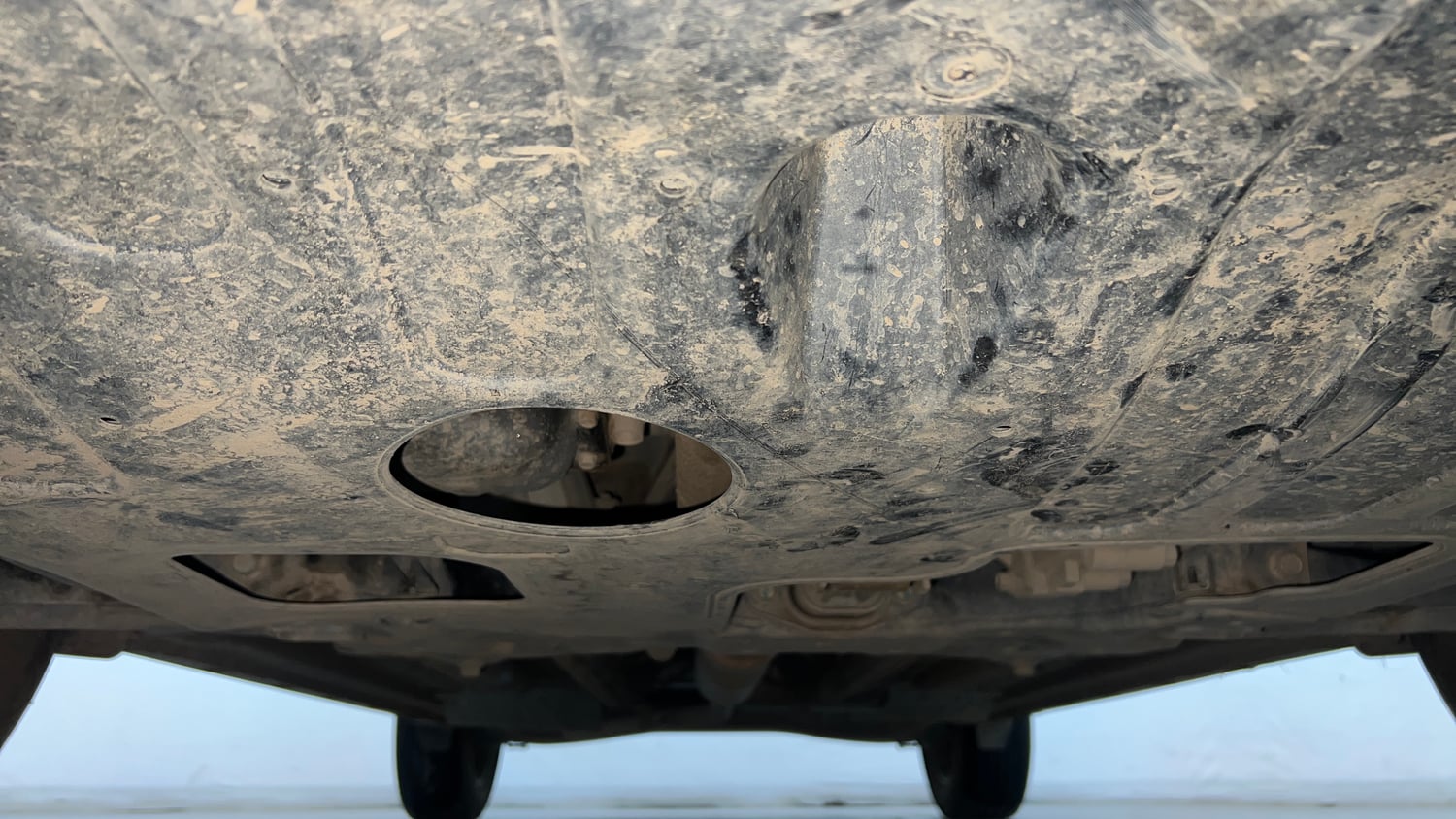 Used 2023 Kia Seltos GTX Plus 1.4 DCT Petrol Automatic extra FRONT LEFT UNDERBODY VIEW