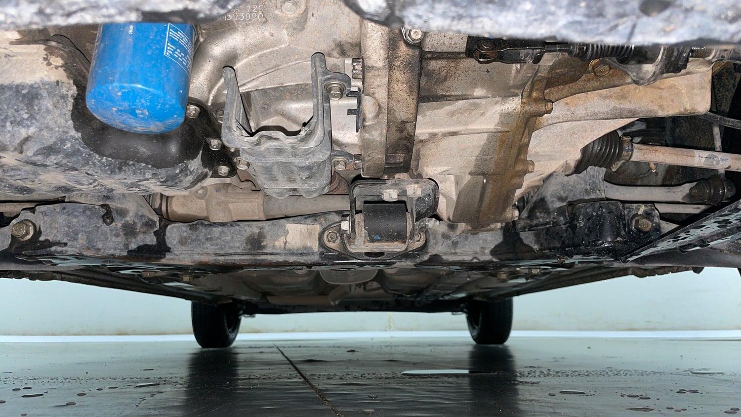 Used 2017 Hyundai Grand i10 Sportz (O) 1.2 Kappa VTVT Petrol Manual extra FRONT LEFT UNDERBODY VIEW