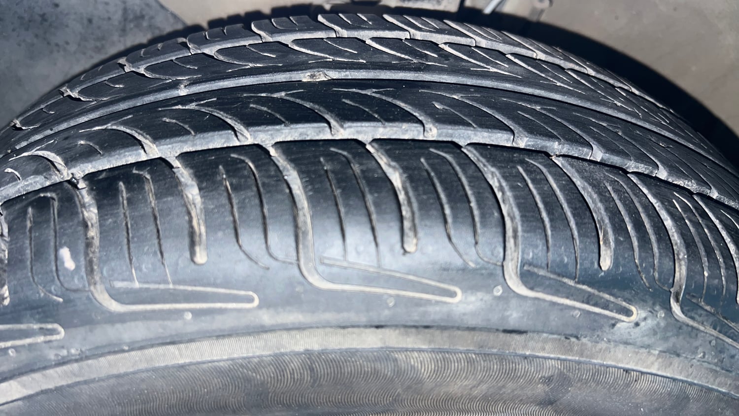 Used 2019 Hyundai Elite i20 Magna Plus 1.2 Petrol Manual tyres LEFT FRONT TYRE TREAD VIEW