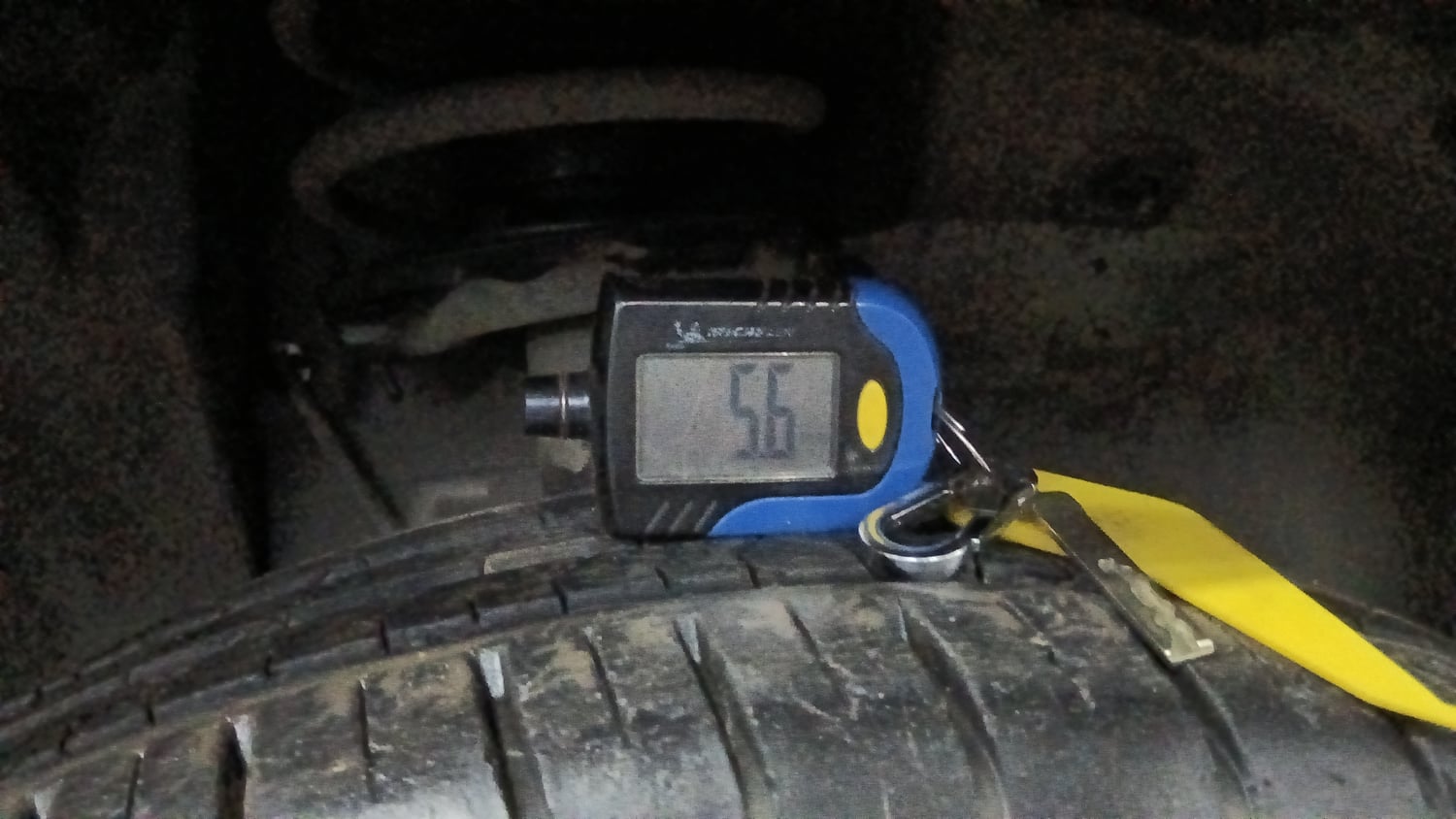 Used 2022 Tata Punch Creative AMT Petrol Automatic tyres RIGHT FRONT TYRE TREAD VIEW