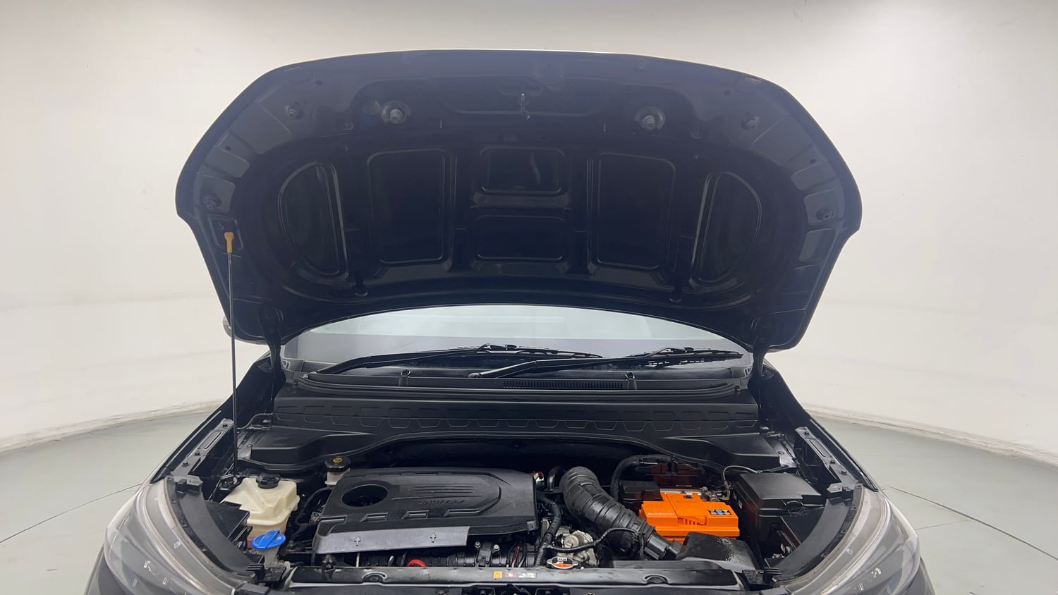 Used 2022 Kia Sonet HTX Plus 1.5 Diesel Manual engine ENGINE & BONNET OPEN FRONT VIEW