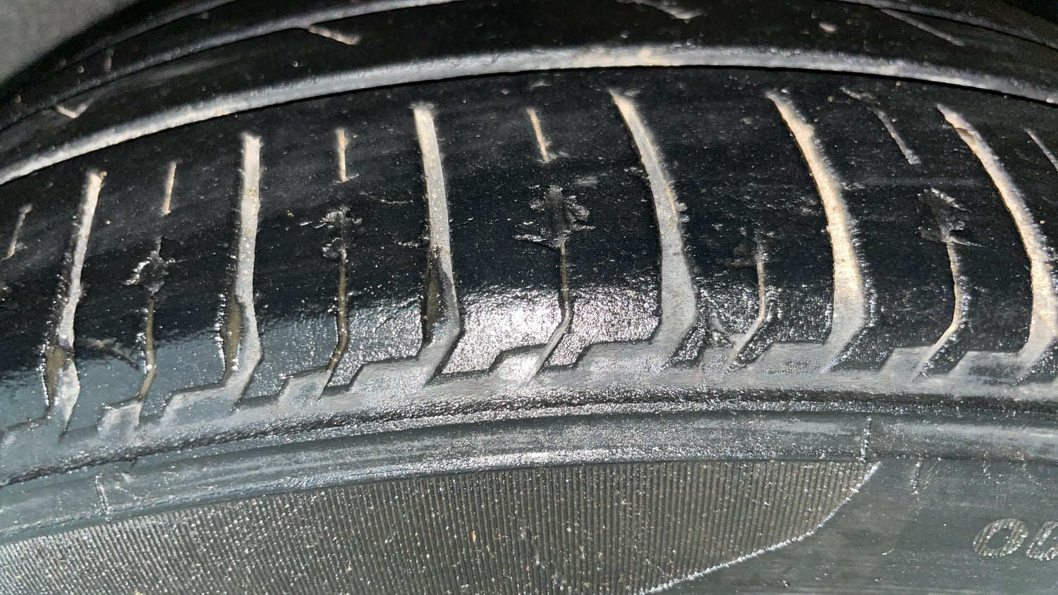 Used 2018 Tata Tigor Revotron XZ (O) Petrol Manual tyres RIGHT FRONT TYRE TREAD VIEW