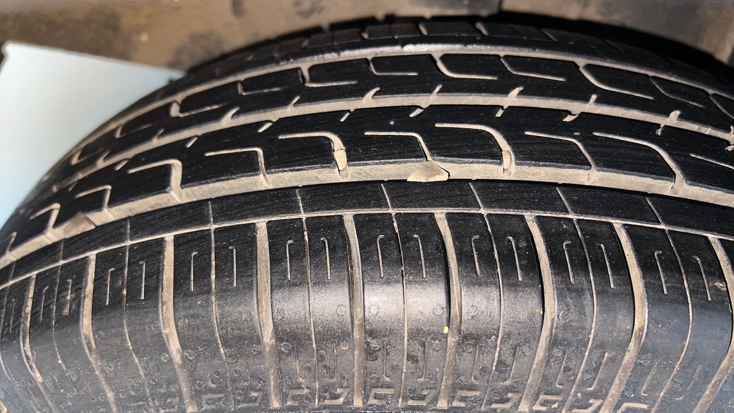 Used 2021 Renault Triber RXZ EASY-R AMT Petrol Automatic tyres RIGHT REAR TYRE TREAD VIEW