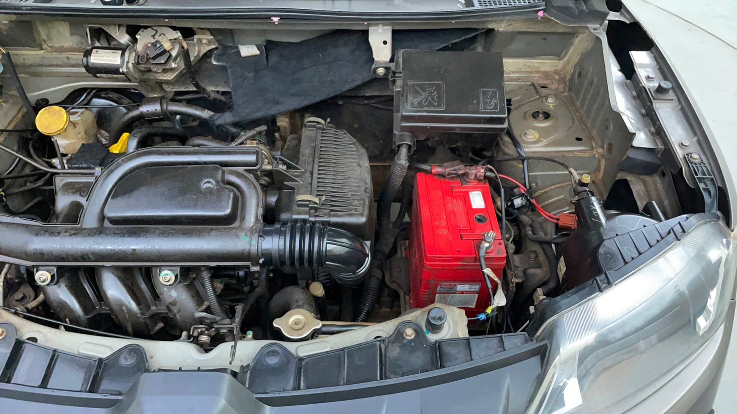 Used 2016 Renault Kwid RXL Petrol Manual engine ENGINE LEFT SIDE VIEW