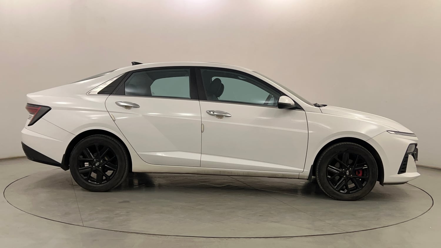 Used 2023 Hyundai Verna SX (O) 1.5 Turbo Petrol MT Petrol Manual exterior RIGHT SIDE VIEW