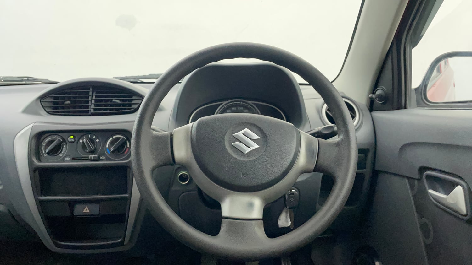 Used 2016 Maruti Suzuki Alto 800 Lxi Petrol Manual interior STEERING VIEW