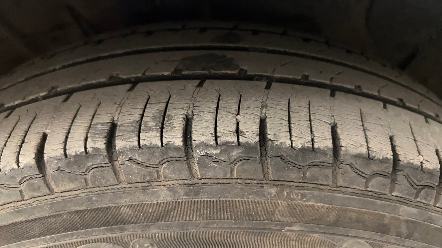 Used 2018 Hyundai Santro Asta Petrol Manual tyres RIGHT FRONT TYRE TREAD VIEW