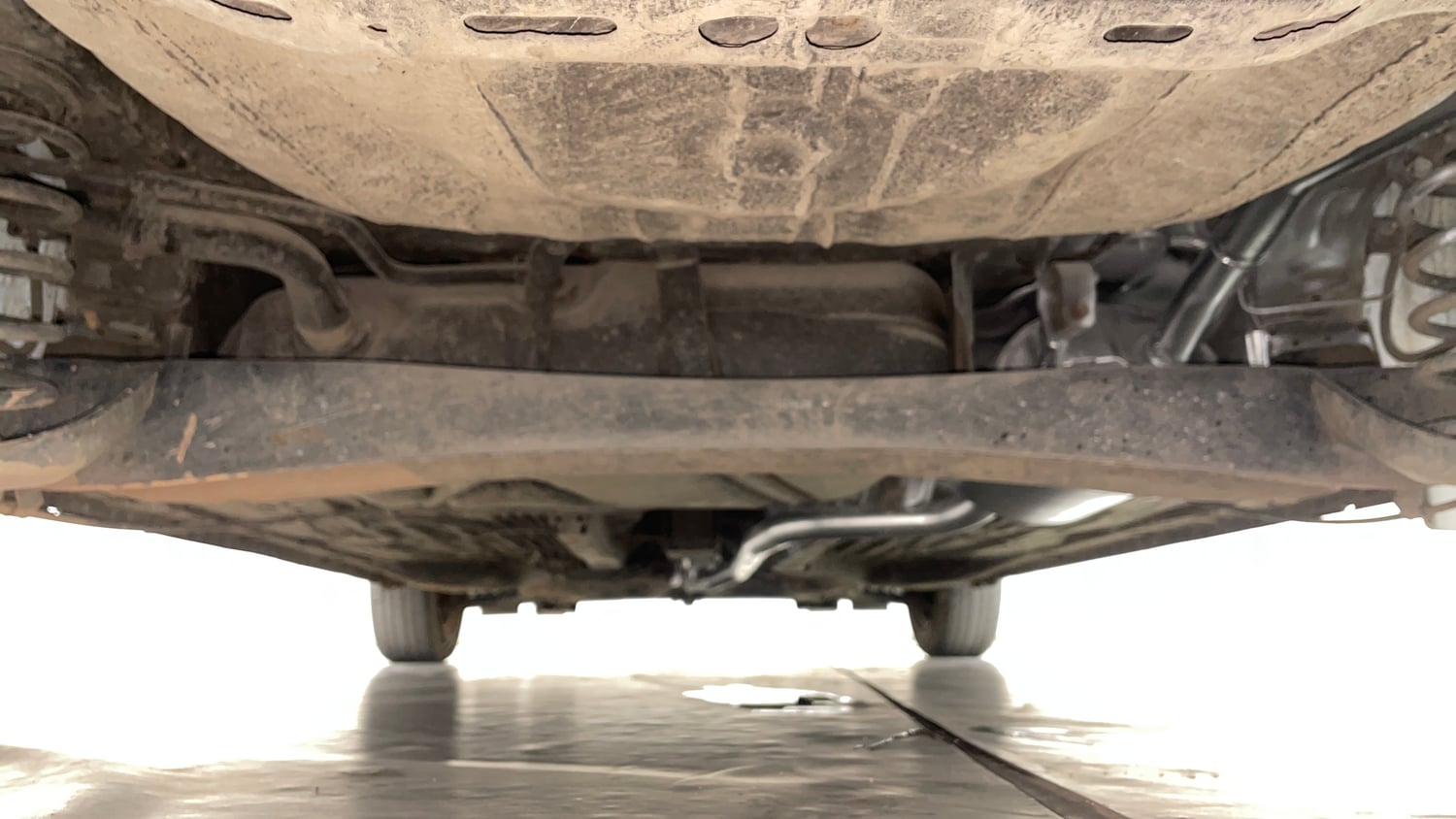 Used 2018 Honda Amaze 1.2 S CVT Petrol Petrol Automatic extra REAR UNDERBODY VIEW (TAKEN FROM REAR)