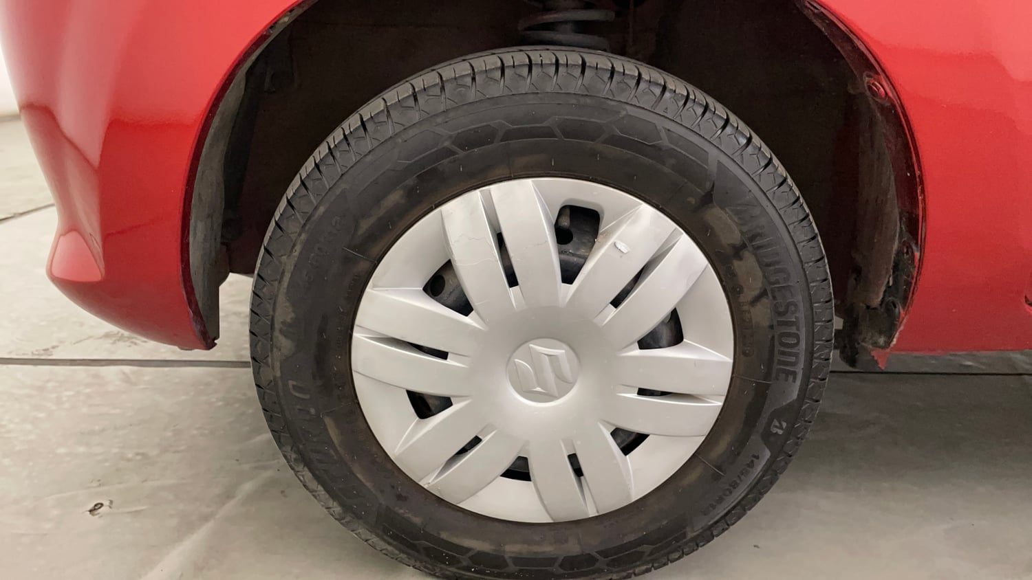 Used 2016 Maruti Suzuki Alto 800 Lxi Petrol Manual tyres LEFT FRONT TYRE RIM VIEW
