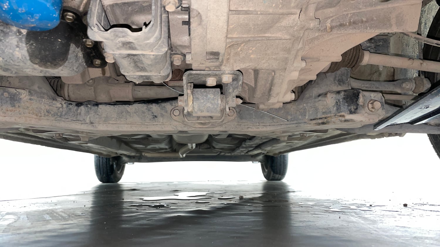 Used 2015 Hyundai Grand i10 Sportz 1.2 Kappa VTVT Petrol Manual extra FRONT LEFT UNDERBODY VIEW