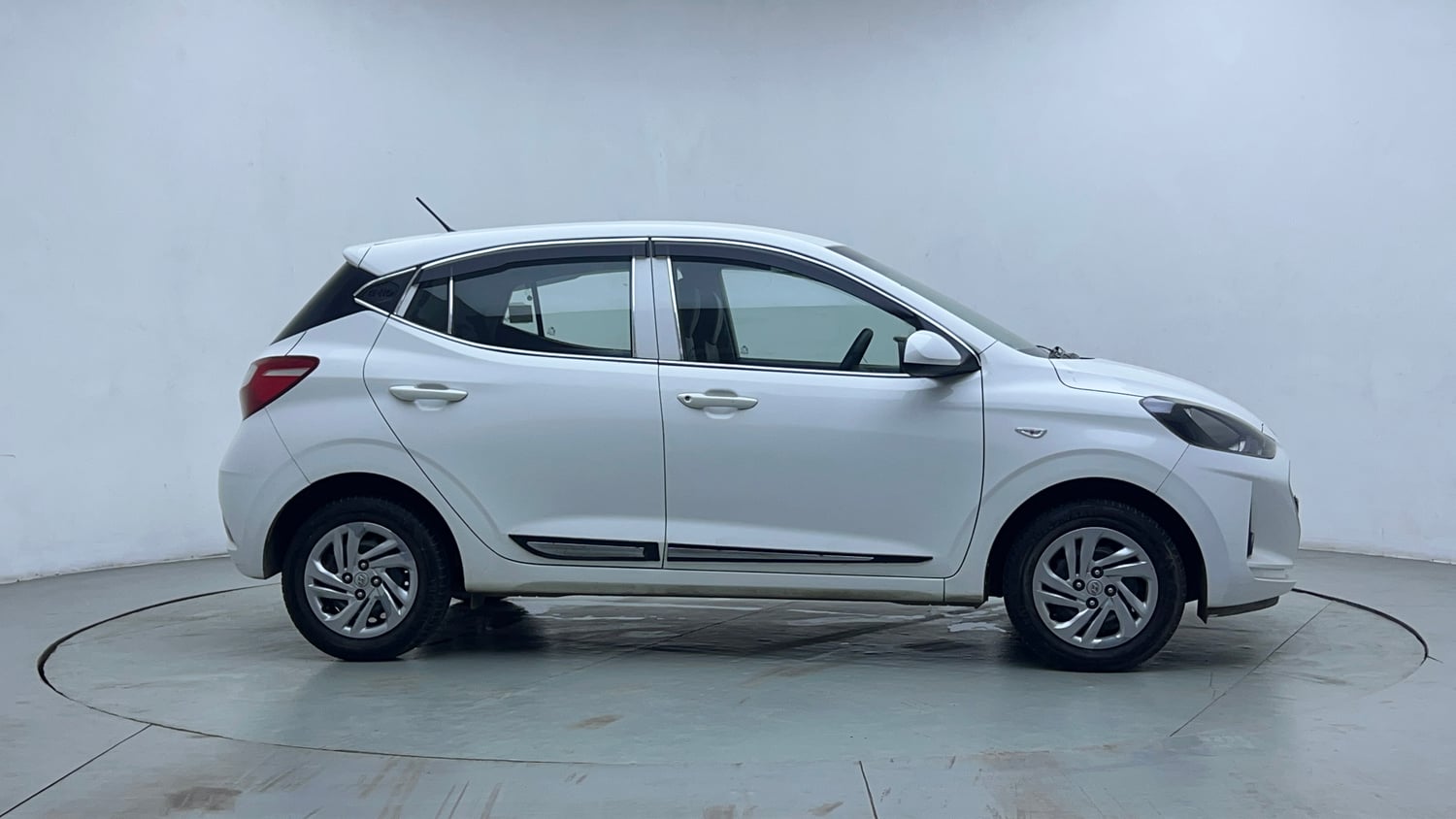 Used 2022 Hyundai Grand i10 Nios Magna 1.2 Kappa VTVT CNG Cng Manual exterior RIGHT SIDE VIEW