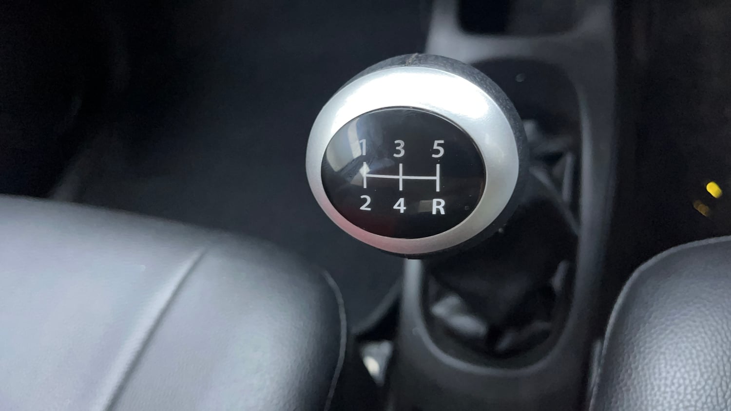 Used 2014 Maruti Suzuki Wagon R VXI Petrol Manual interior GEAR  KNOB VIEW