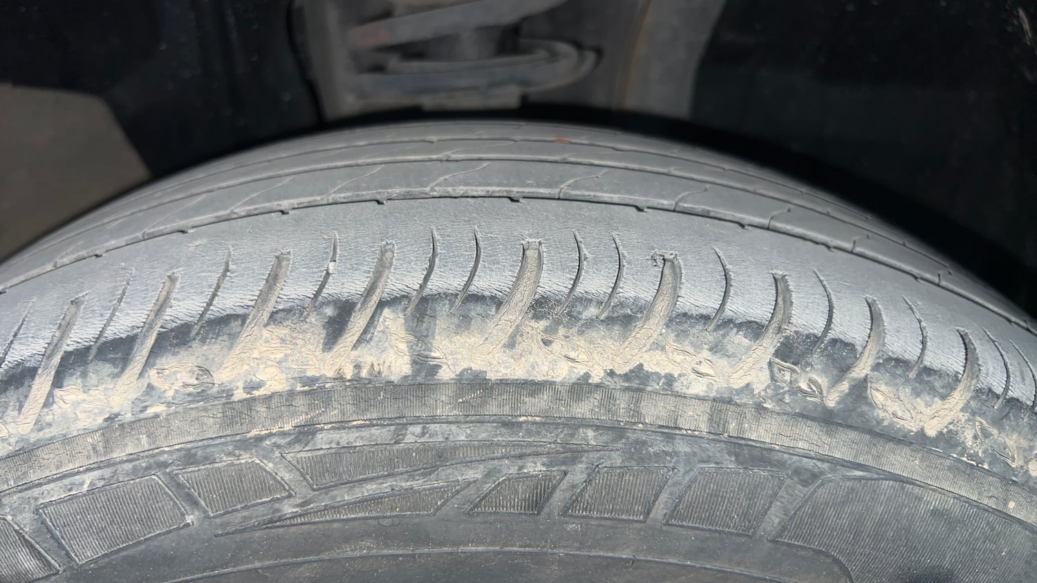 Used 2023 Nissan Magnite XV Premium Turbo Petrol Manual tyres RIGHT FRONT TYRE TREAD VIEW