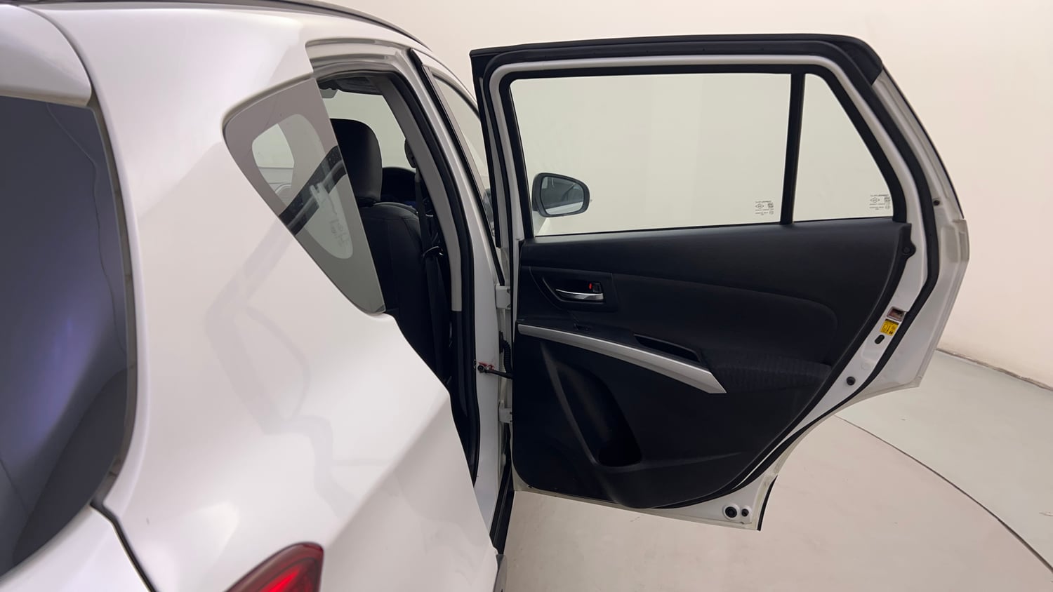 Used 2016 Maruti Suzuki S-Cross Zeta 1.3 Diesel Manual interior RIGHT REAR DOOR OPEN VIEW
