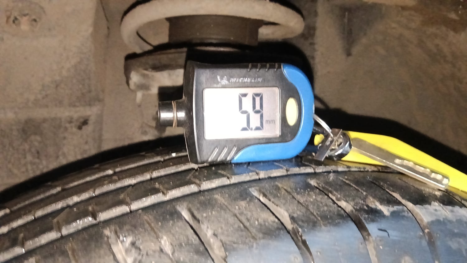 Used 2022 Tata Punch Creative AMT Petrol Automatic tyres LEFT FRONT TYRE TREAD VIEW