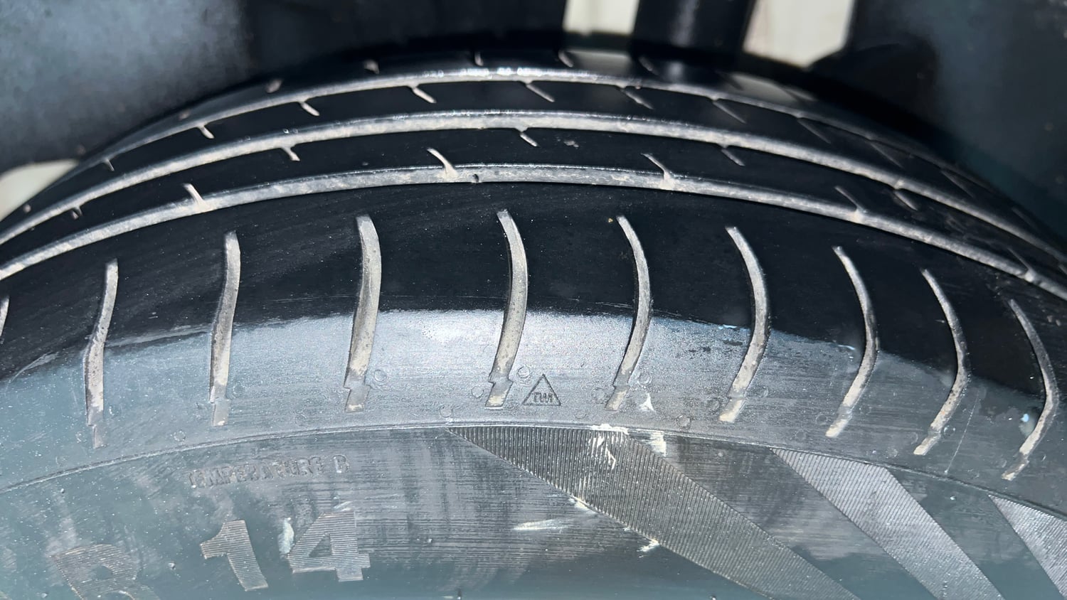 Used 2019 Maruti Suzuki Swift VXi Petrol Manual tyres LEFT REAR TYRE TREAD VIEW