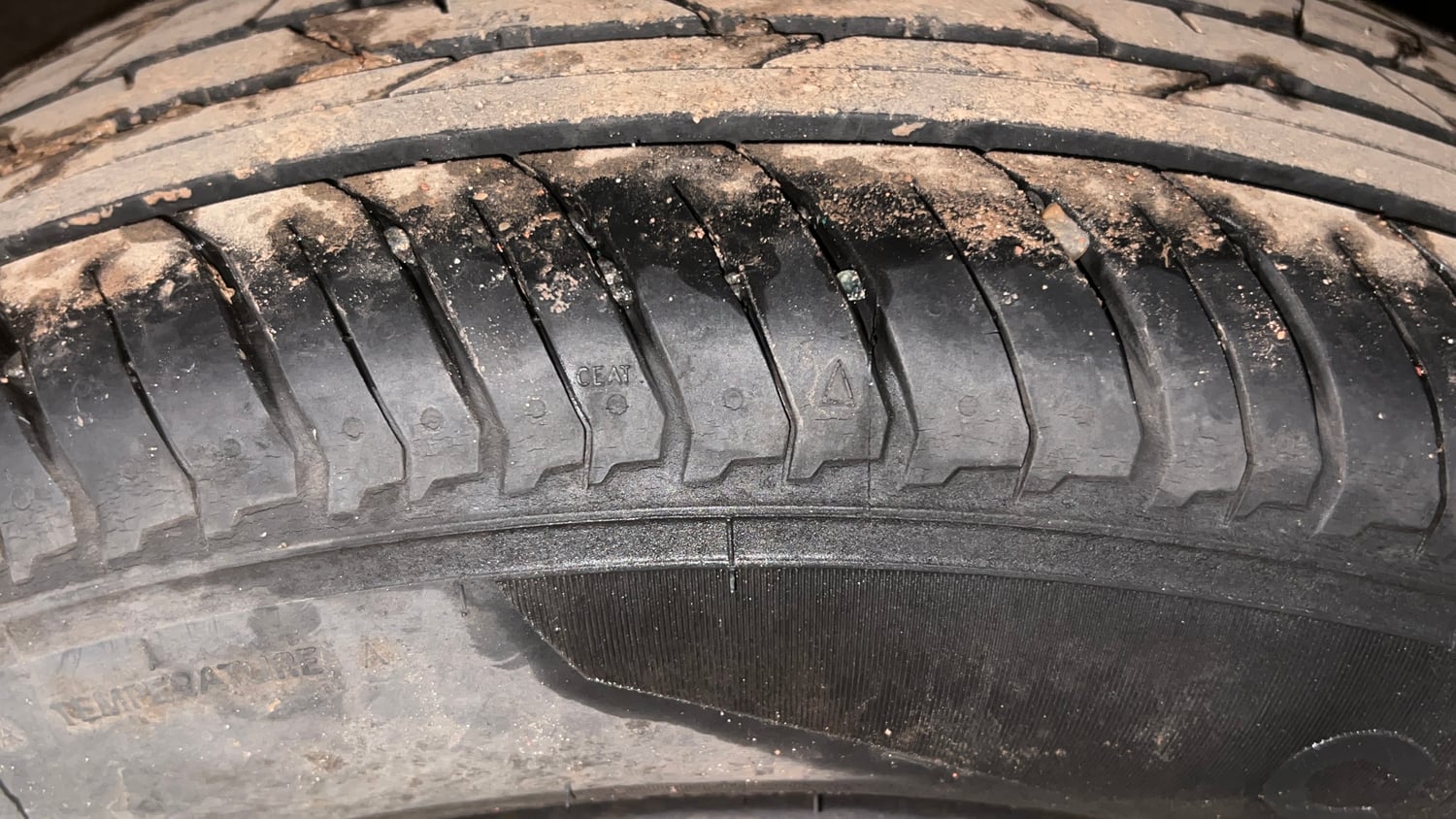 Used 2023 Nissan Magnite XL Petrol Manual tyres LEFT REAR TYRE TREAD VIEW