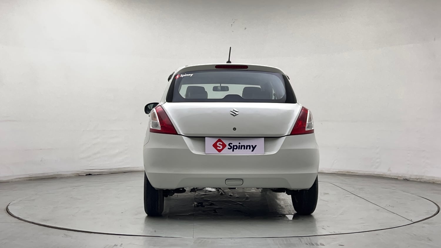 Used 2016 Maruti Suzuki Swift Lxi (O) Petrol Manual exterior BACK VIEW