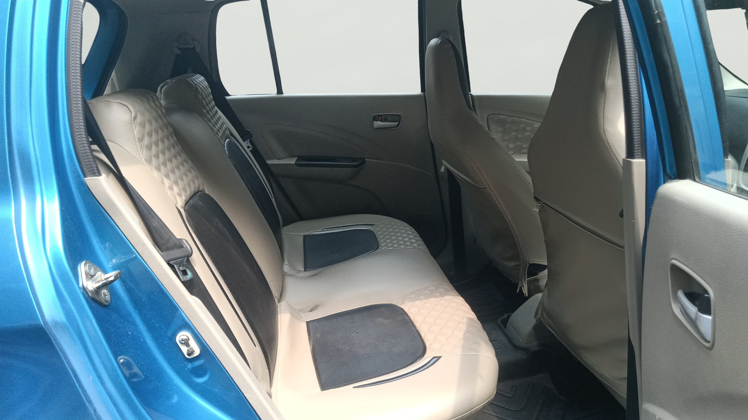 Used 2015 Maruti Suzuki Celerio ZXi Petrol Manual interior RIGHT SIDE REAR DOOR CABIN VIEW