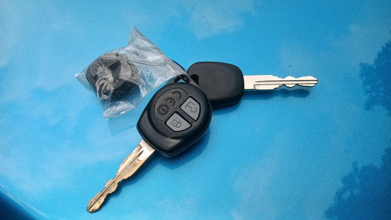 Used 2015 Maruti Suzuki Celerio ZXi Petrol Manual extra CAR KEY VIEW